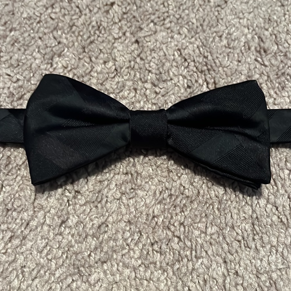 Silky Black Apt. 9 Bow Tie